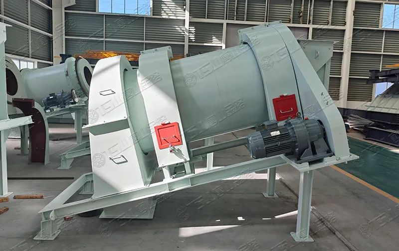 機(jī)制砂防離析、防揚塵，有經(jīng)驗的砂廠都在用加濕拌和機(jī)